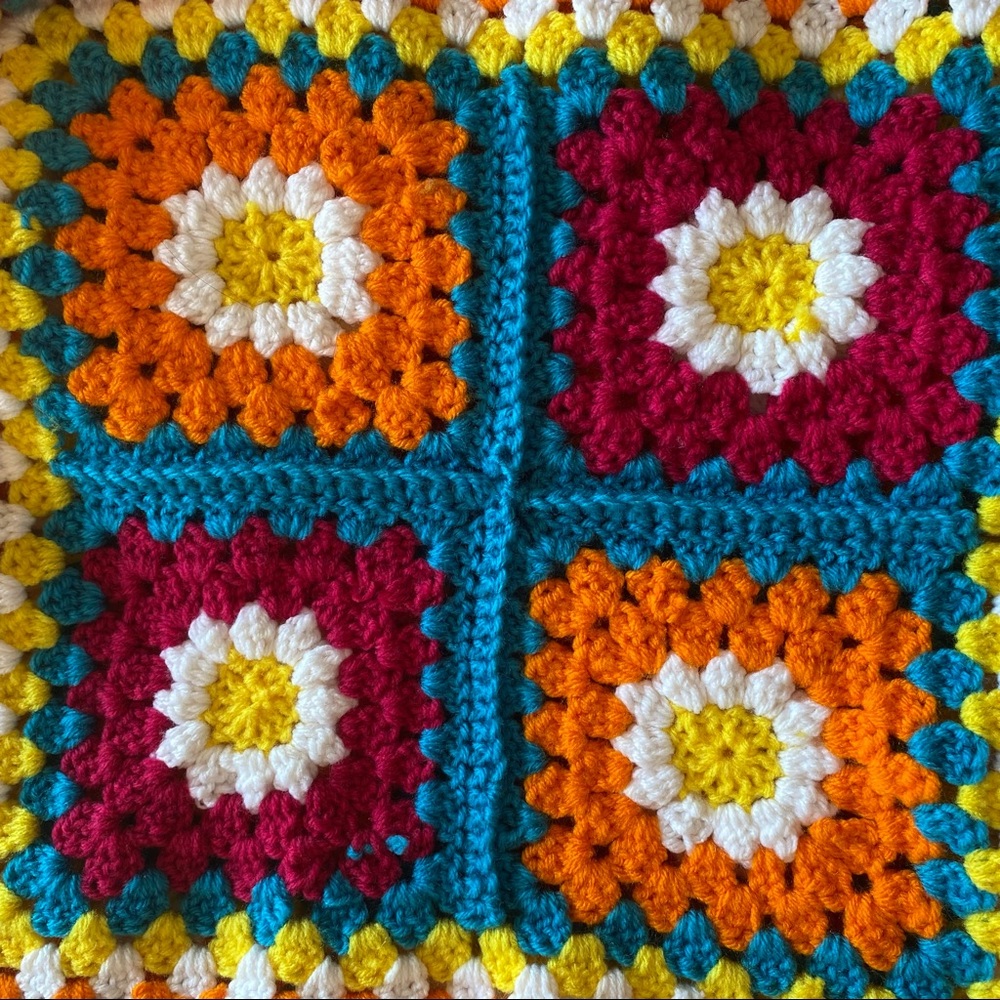Handmade Crochet Granny Square Chunky Sweater with Daisy Pattern Acrylic Yarn - Picture 9 of 10